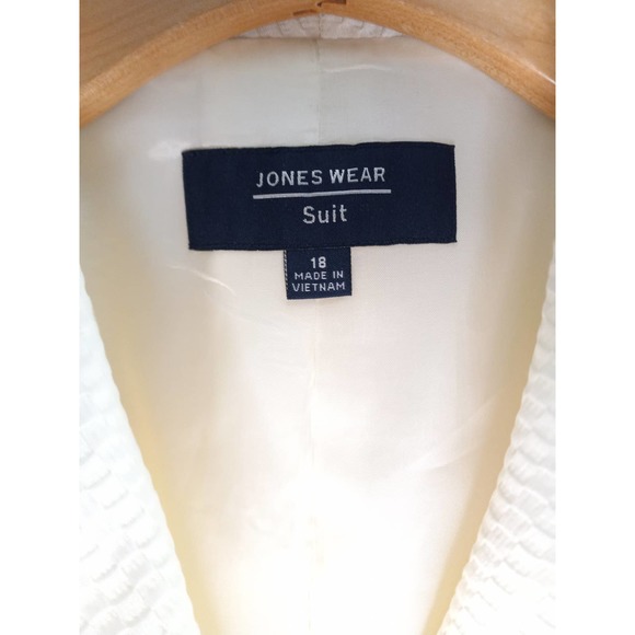 Jones Wear Suit Formal Career Geometric Bow Front Side White Plus Size 18 Blazer - Picture 7 of 9